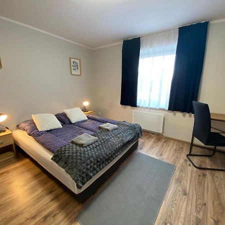 Hotelik Nad Zalewem 10 Km Od Legnicy Legnica Buitenkant foto