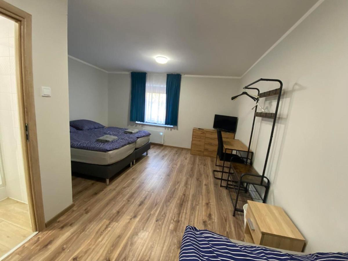 Hotelik Nad Zalewem 10 Km Od Legnicy Legnica Buitenkant foto