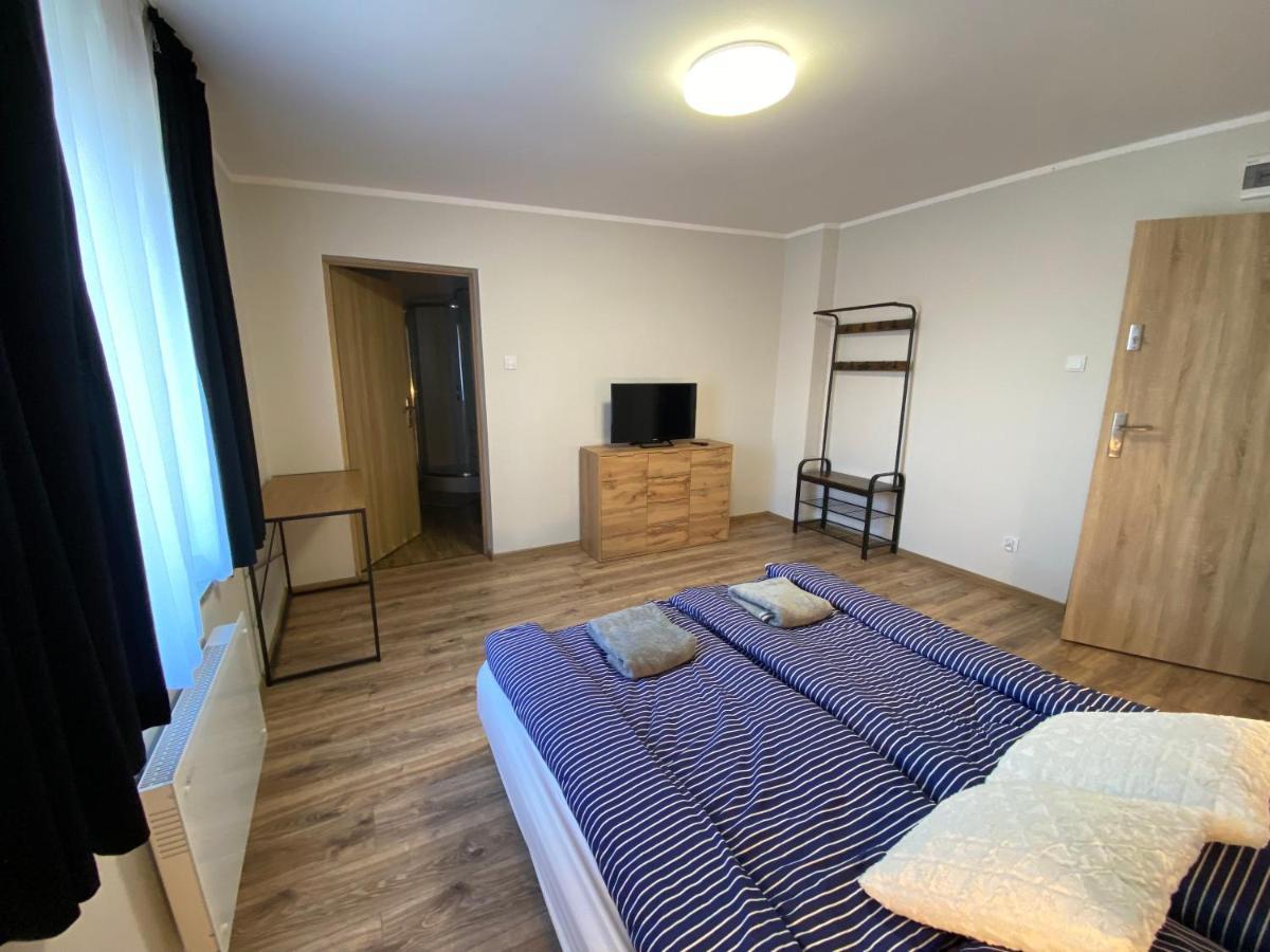 Hotelik Nad Zalewem 10 Km Od Legnicy Legnica Buitenkant foto
