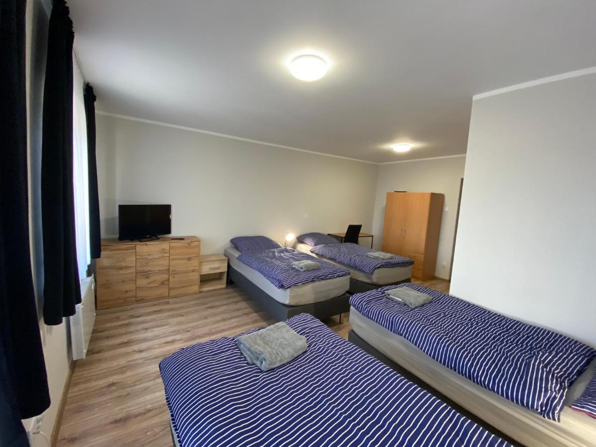 Hotelik Nad Zalewem 10 Km Od Legnicy Legnica Buitenkant foto