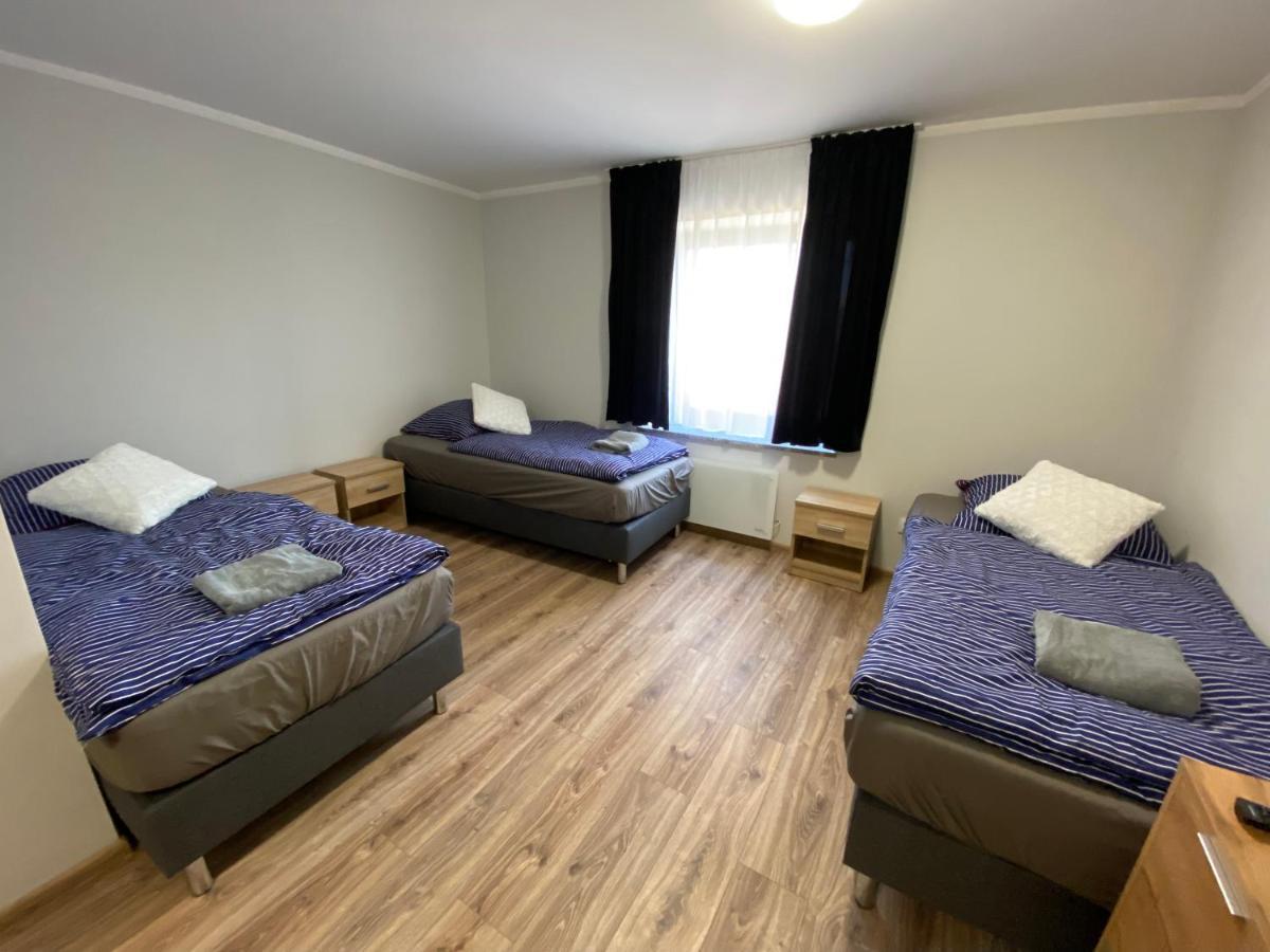 Hotelik Nad Zalewem 10 Km Od Legnicy Legnica Buitenkant foto